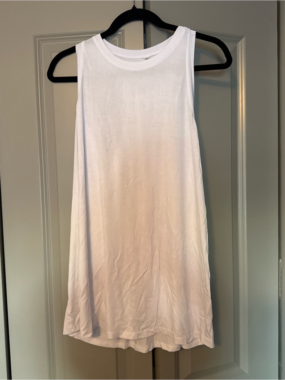 Women’s Long White Sleeveless Swing Tank Top